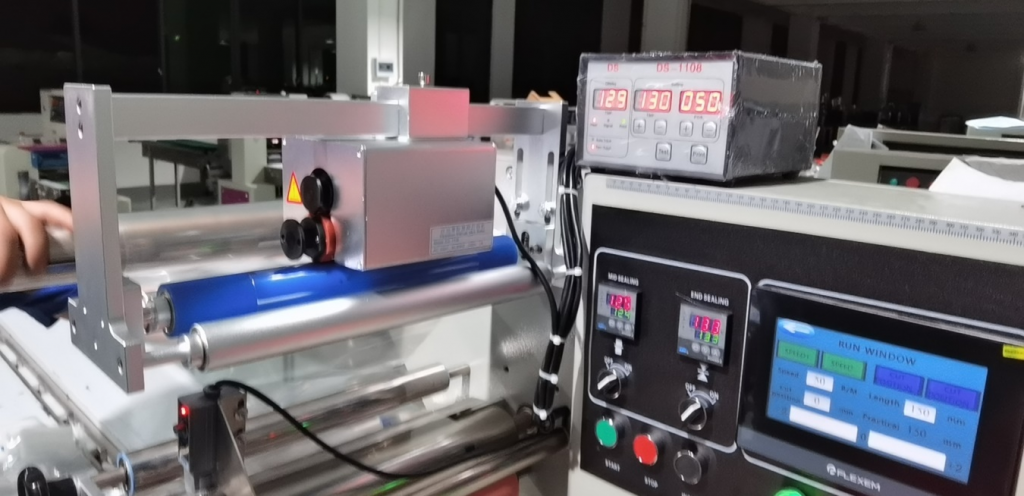 pillow biscuit packaging machine