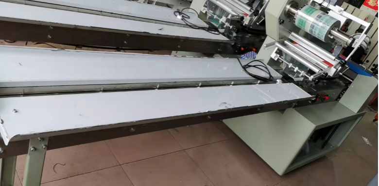 pillow biscuit packaging machine